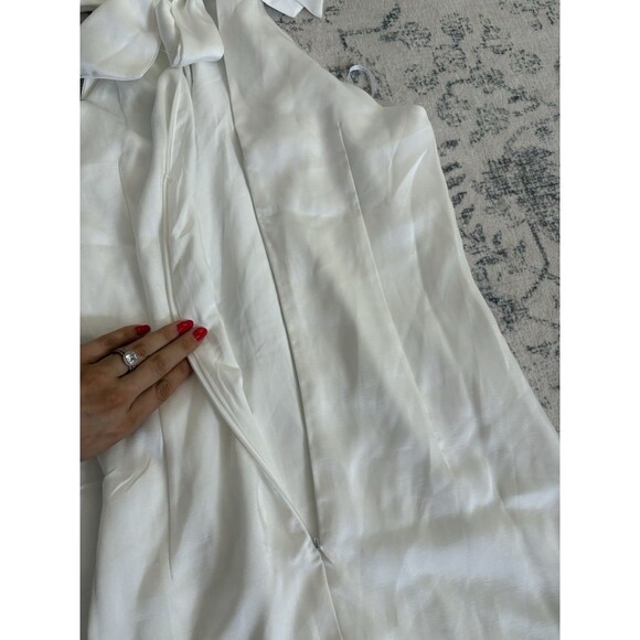 Elegant White Halter Dress - Picture 8 of 10